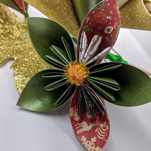 Christmas Paper Flower Bunch - Image 11