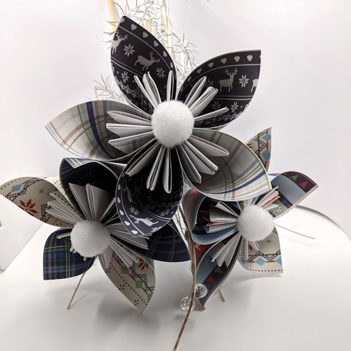 Christmas Paper Flower Bunch - Image 6